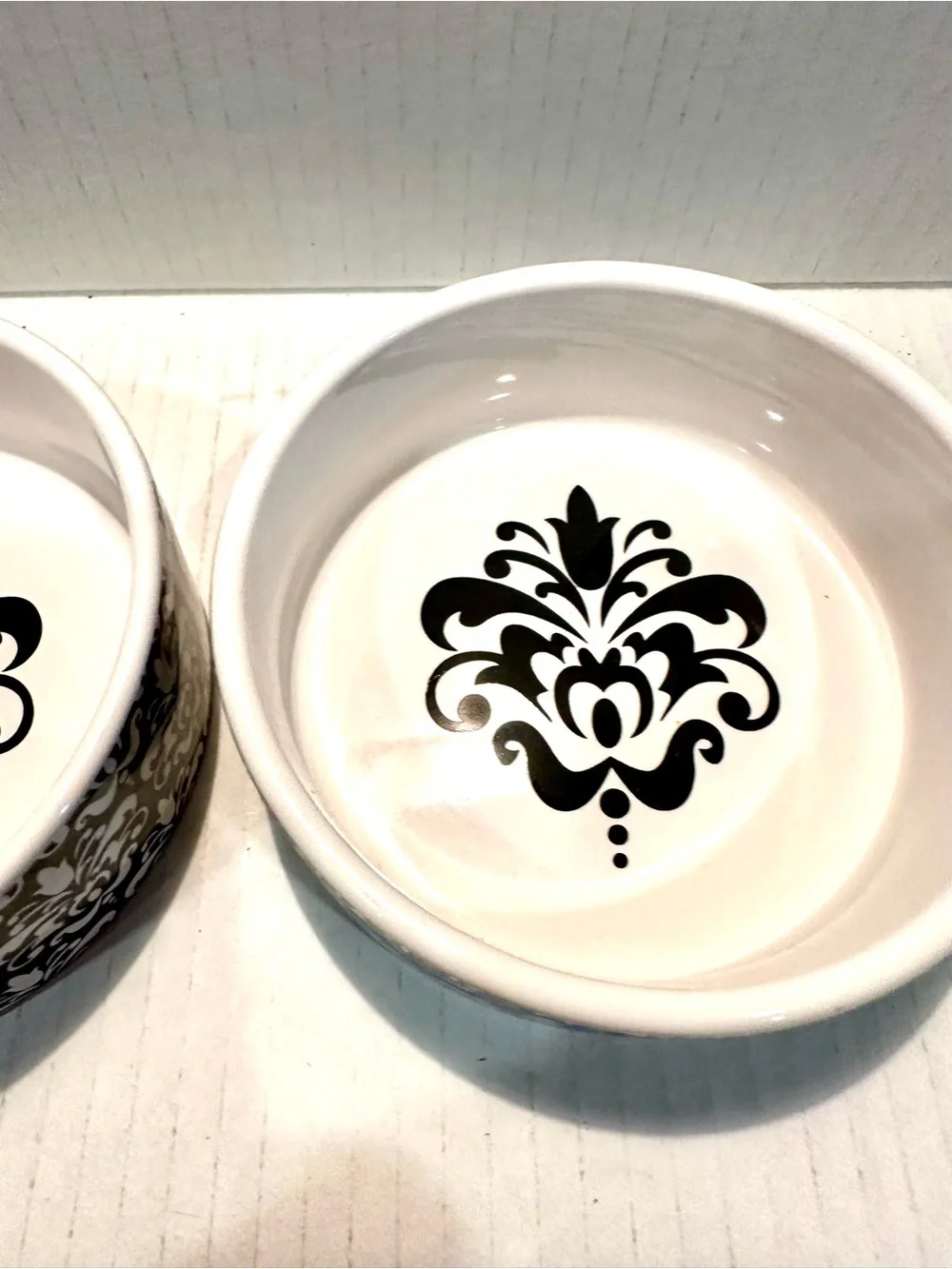Room Creative Chateaux Set of Two White Pet Ceramic Bowls with Black Damask